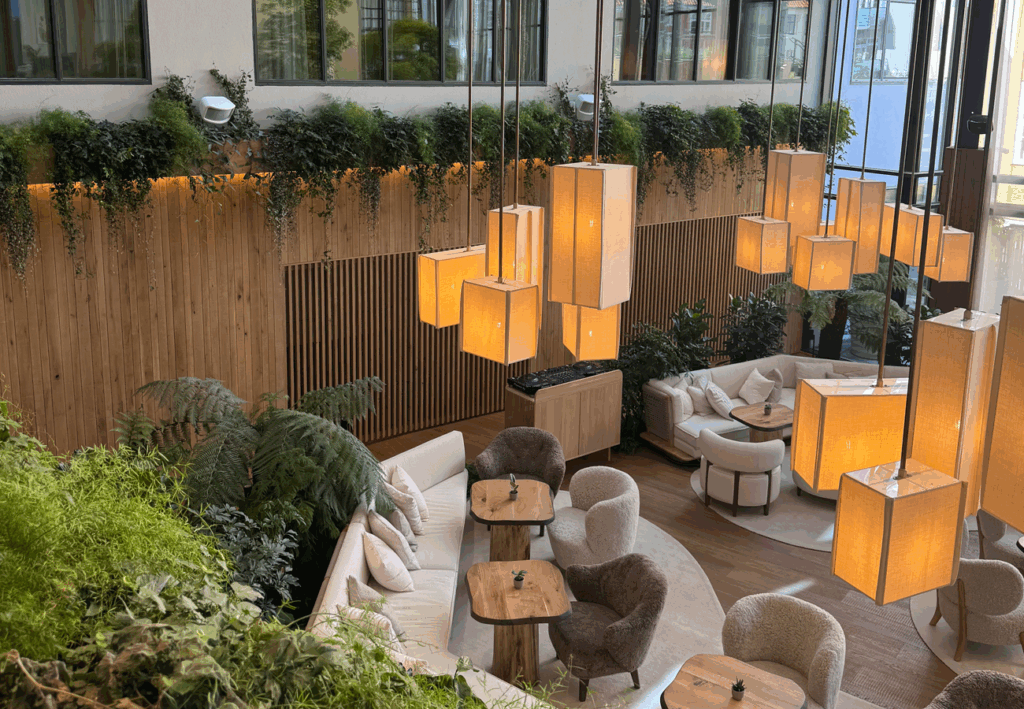 Hotellrestaurang och loungedel